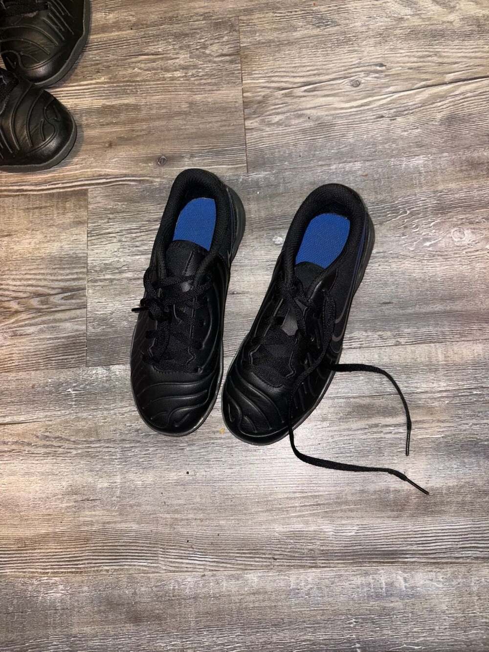 Nike Jr. Tiempo Legend 10 Club IC Indoor Soccer Shoes Black/Blue